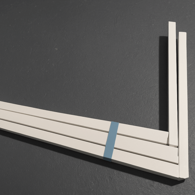 estabilidade e segurança à unidade condensadora externa do seu ar-condicionado. Fabricado em aço carbono de 1,2mm, com perfil em "U" pintado e pintura eletrostática epóxi, garantindo resistência contra corrosão e durabilidade. Esse suporte é compatível com todas as marcas e modelos de ar-condicionado